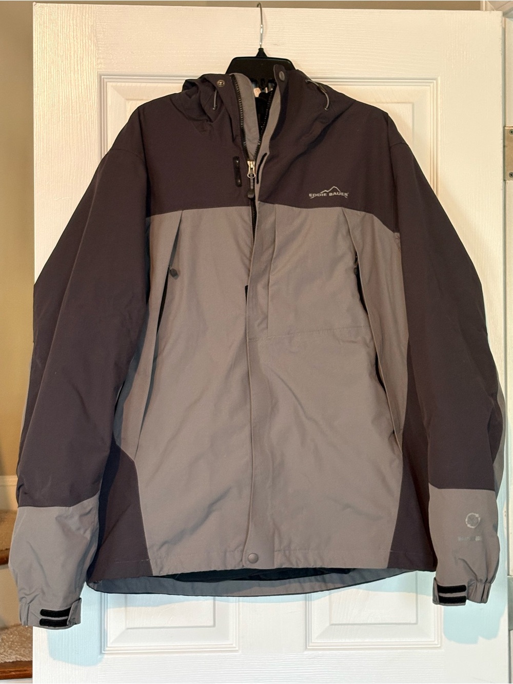 Men’s Eddie Bauer Weather Edge 365 Two-Tone Dark Gray and Light Gray Ski Jacket